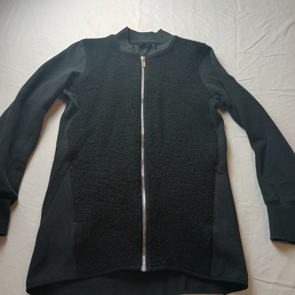 lululemon athletica Jackets & Blazers - Lululemon Zip up Jacket Womens size 4 Long sleeve Cozy